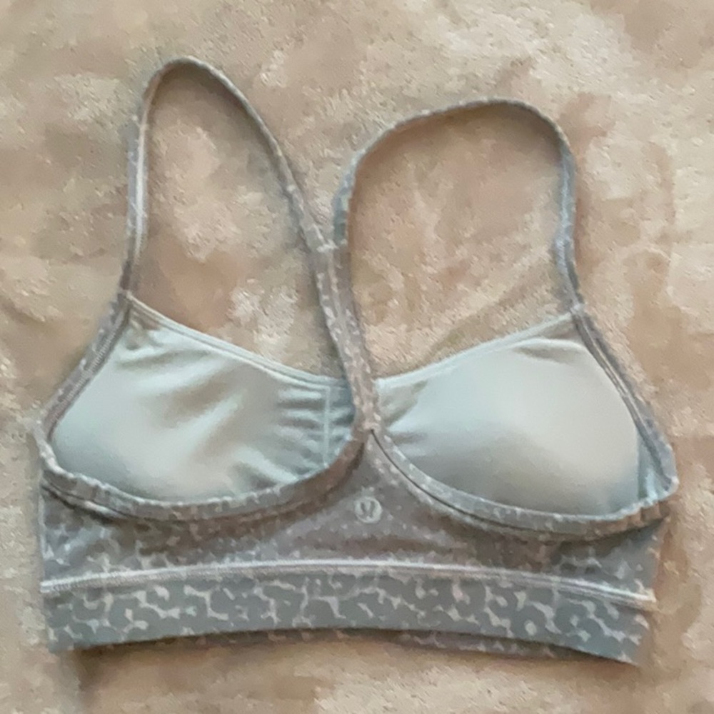 Lululemon Flow Y Bra Nulu Light Support, Animal Print - Picture 2 of 3